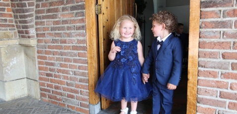 Kinderbruidskleding Gonnie's Kinderkleding Kinderbruidskleding Gonnie's Kinderkleding