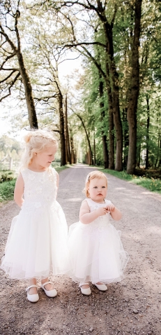 Kinderbruidskleding Gonnie's Kinderkleding Kinderbruidskleding Gonnie's Kinderkleding