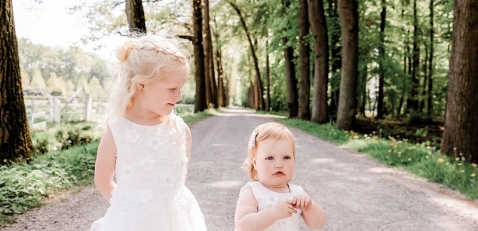 Kinderbruidskleding Gonnie's Kinderkleding Kinderbruidskleding Gonnie's Kinderkleding