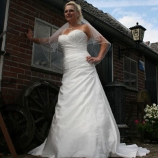 Bruidsboetiek Twinkel de mooiste jurk, voor de mooiste dag!