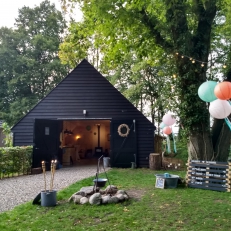 trouwlocaties Het Koloniekerkje Unieke trouwlocatie op de grens van Friesland, Drenthe en Overijssel