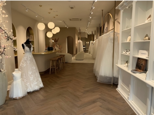 Laliza Bridal Boutique Trouwjurken met bijpassende bruidsaccessoires