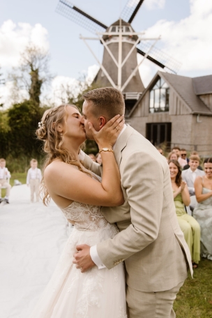 Molen de Korenaar authentieke trouwlocatie met twee zalen, een bar en grote tuin
