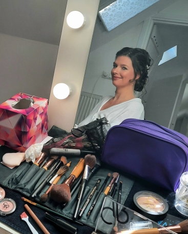 Kapsalon Wilma bruidskapsels en bruidsmake-up