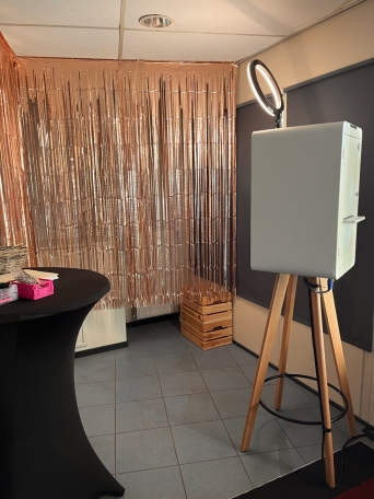 WD Verhuur lichtletters, photobooth, licht & geluid