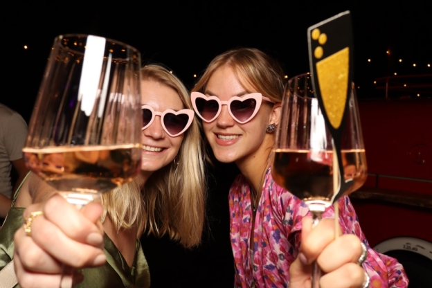 Photobooths Nederland Photobooth bruiloft huren | Plezier & herinneringen