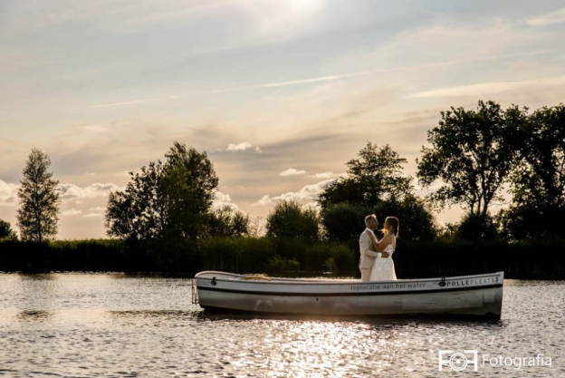 De Pollepleats trouwen op een magische plek aan het water