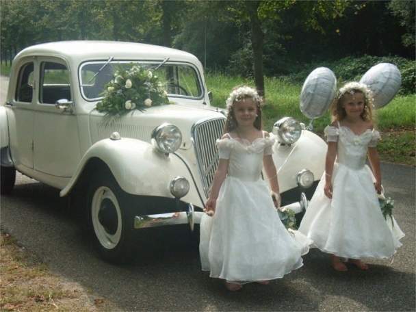 Romantische Trouwauto uw trouwdag, met uw persoonlijke wensen, staat bij ons voorop!