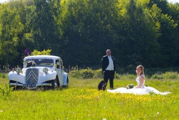 Trouw in mijn Citroën schitterend trouwvervoer inclusief chauffeur